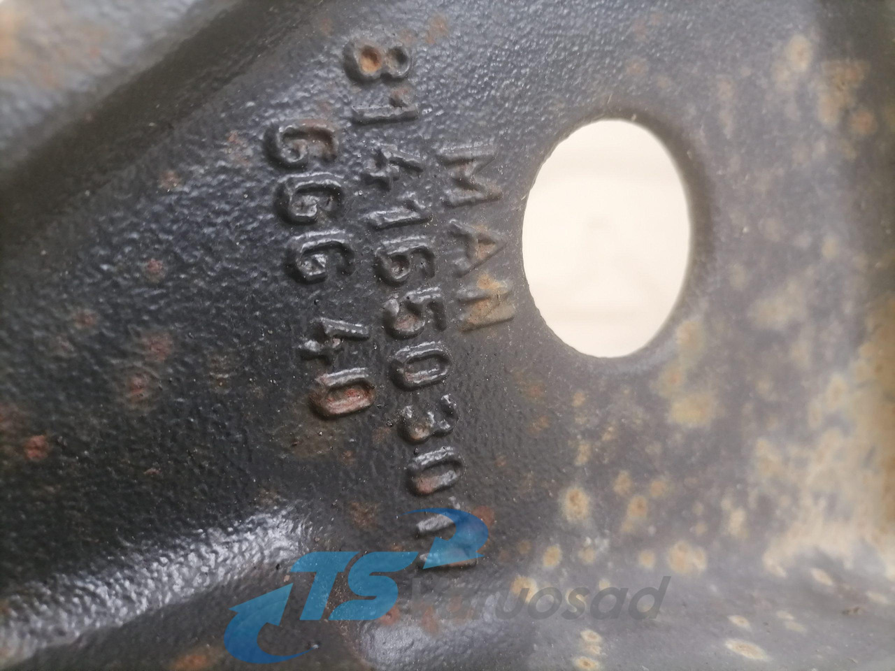 MAN Bummmmper bracket 81416503017 - Bumper untuk Truk: gambar 2 MAN Bummmmper bracket 81416503017 - Bumper untuk Truk: gambar 2