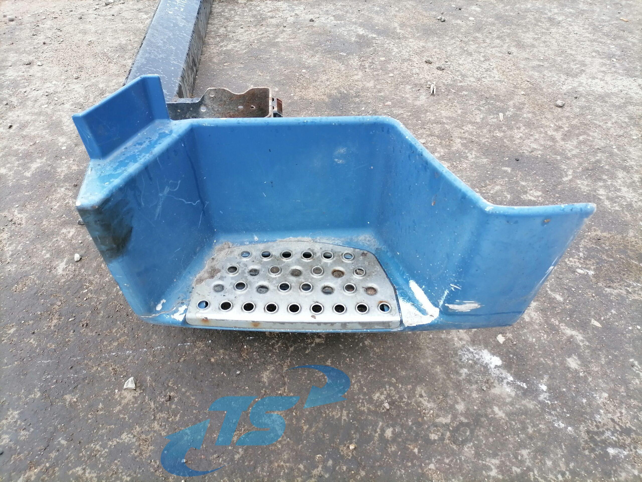 MAN Bumper 81416505009 - Bumper untuk Truk: gambar 5 MAN Bumper 81416505009 - Bumper untuk Truk: gambar 5