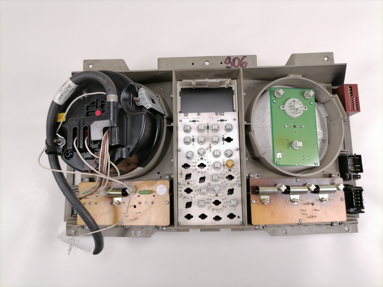 MAN Dashboard 81272026107 - Dasbor untuk Truk: gambar 3 MAN Dashboard 81272026107 - Dasbor untuk Truk: gambar 3