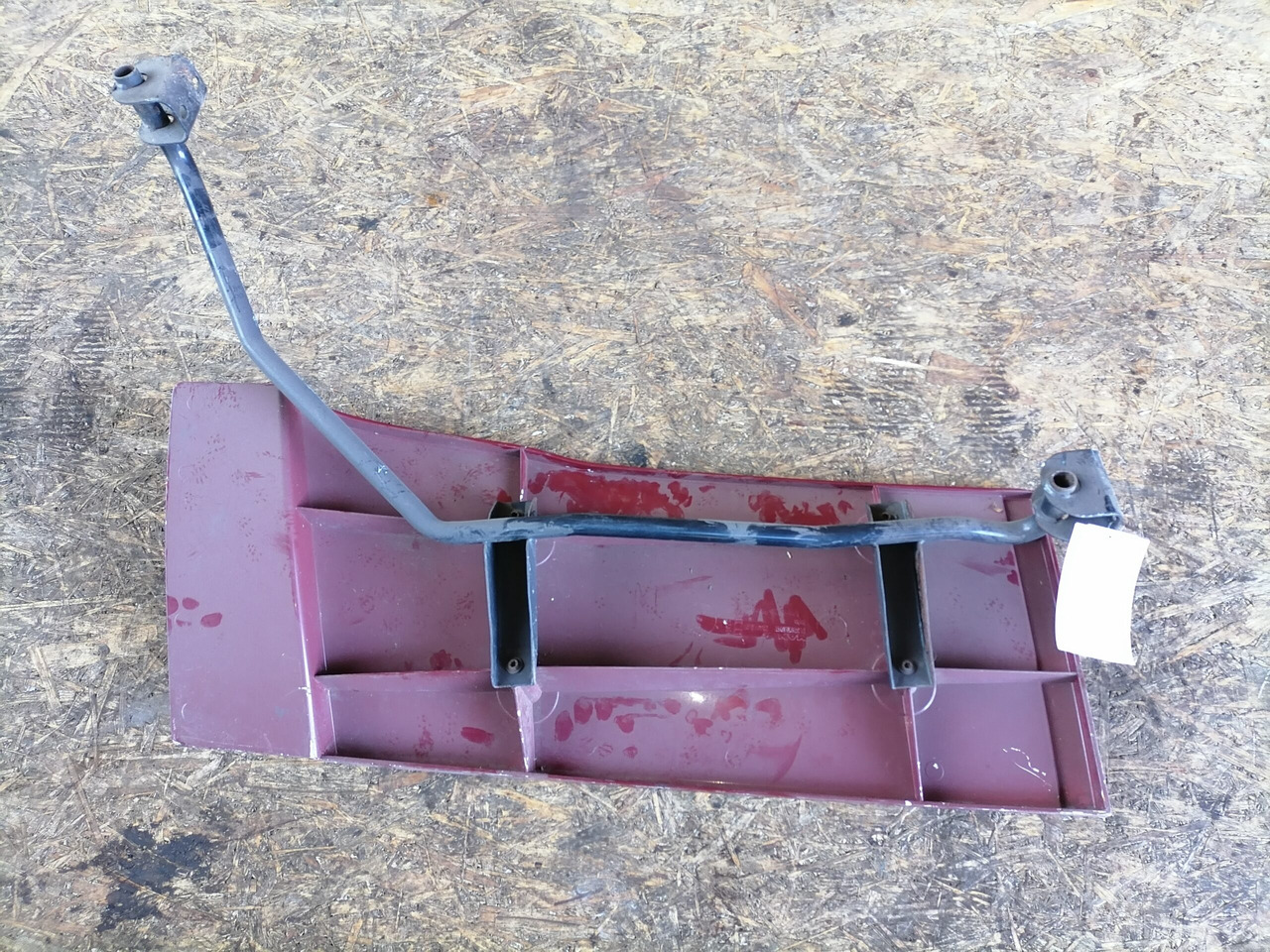 MAN Kabiini tuulesuunaja, ülemine vasak 81629100141 - Aerodinamika/ Spoiler untuk Truk: gambar 3 MAN Kabiini tuulesuunaja, ülemine vasak 81629100141 - Aerodinamika/ Spoiler untuk Truk: gambar 3