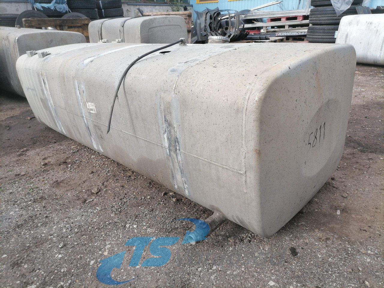 MAN Kütusepaak 710L 81122015712 - Tangki bahan bakar untuk Truk: gambar 4 MAN Kütusepaak 710L 81122015712 - Tangki bahan bakar untuk Truk: gambar 4