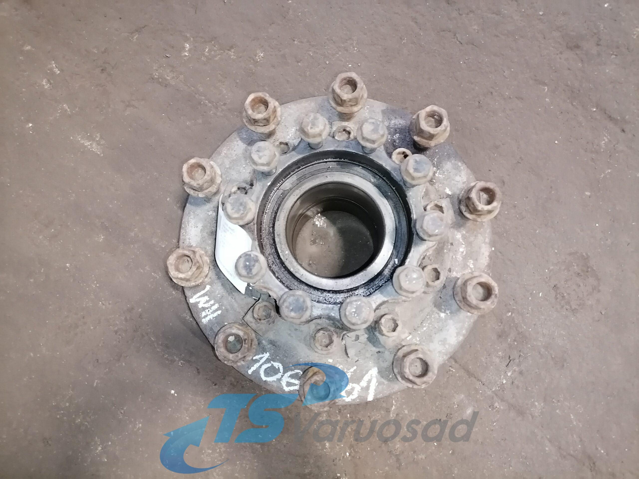 MAN Rear axel hub 81357010155 - Hub roda untuk Truk: gambar 3 MAN Rear axel hub 81357010155 - Hub roda untuk Truk: gambar 3