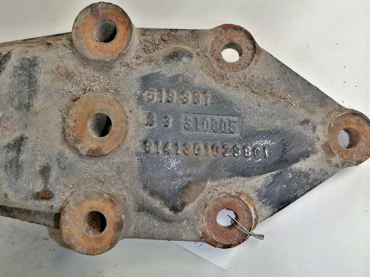 MAN Spring shackle 8141301029801 - Penangguhan untuk Truk: gambar 2 MAN Spring shackle 8141301029801 - Penangguhan untuk Truk: gambar 2