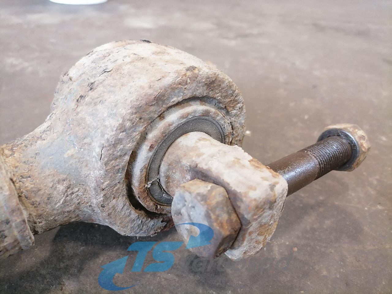 MAN Torque rod 81432206236 - Poros dan bagian untuk Truk: gambar 4 MAN Torque rod 81432206236 - Poros dan bagian untuk Truk: gambar 4