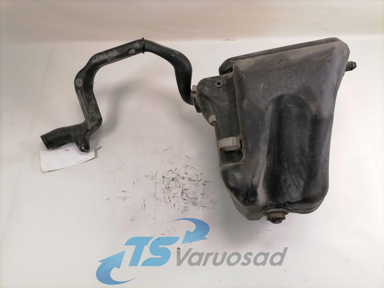 MAN Windscreen washer fluid tank 81264810079 - Wiper untuk Truk: gambar 2 MAN Windscreen washer fluid tank 81264810079 - Wiper untuk Truk: gambar 2