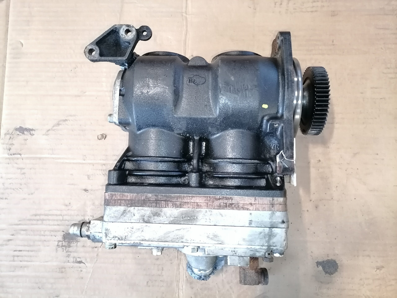 Mercedes-Benz Air compressor K165523N00 - Kompresor rem udara untuk Truk: gambar 3 Mercedes-Benz Air compressor K165523N00 - Kompresor rem udara untuk Truk: gambar 3