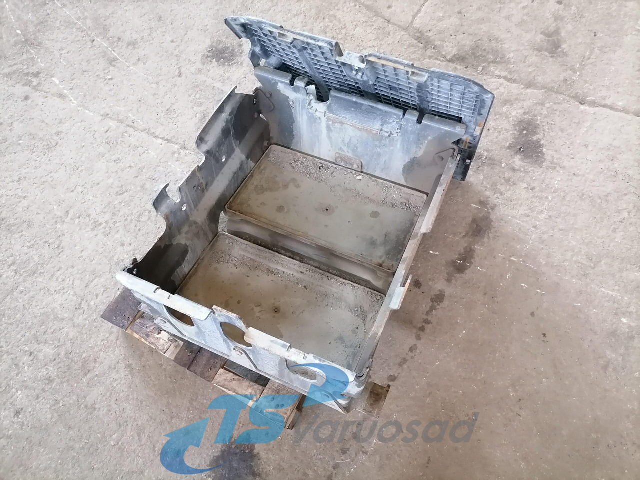 Mercedes-Benz Battery box A9304200268 - Baterai untuk Truk: gambar 2 Mercedes-Benz Battery box A9304200268 - Baterai untuk Truk: gambar 2