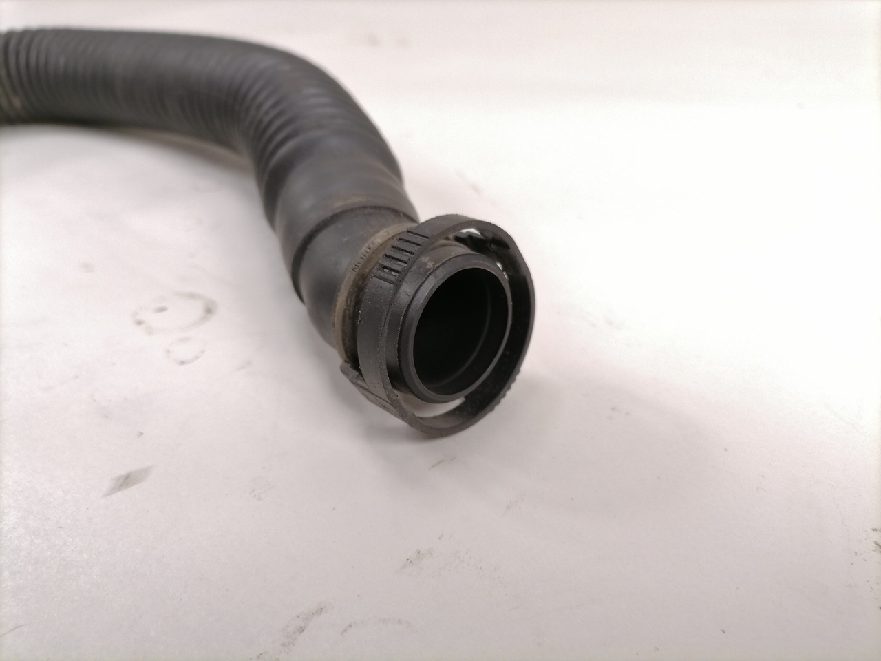 Mercedes-Benz Compressor air pipe A4711303257 - Kompresor rem udara untuk Truk: gambar 2 Mercedes-Benz Compressor air pipe A4711303257 - Kompresor rem udara untuk Truk: gambar 2