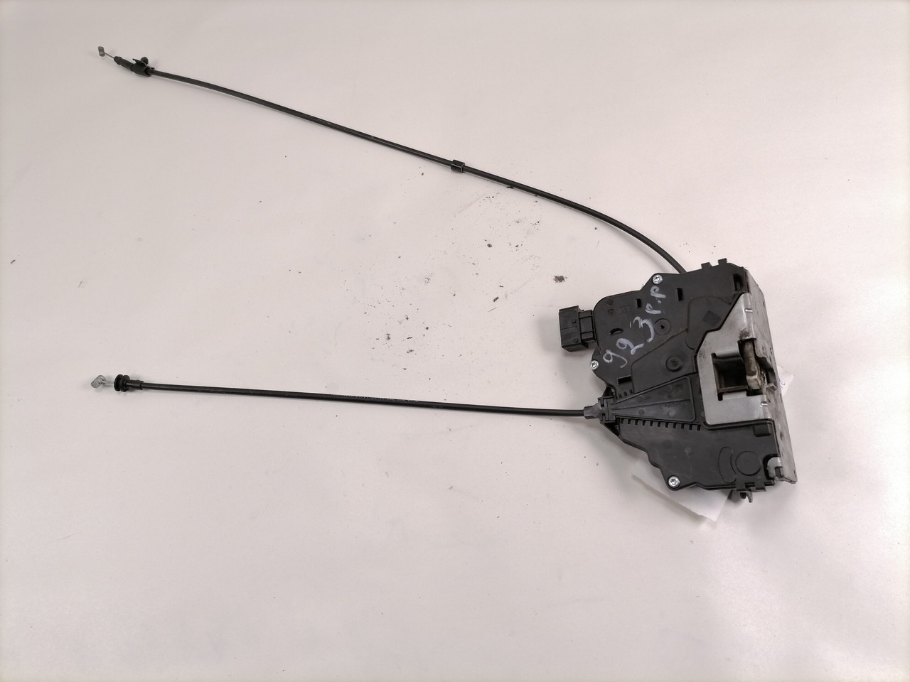 Mercedes-Benz Door lock A9607230101 - Pintu dan bagian untuk Truk: gambar 3 Mercedes-Benz Door lock A9607230101 - Pintu dan bagian untuk Truk: gambar 3