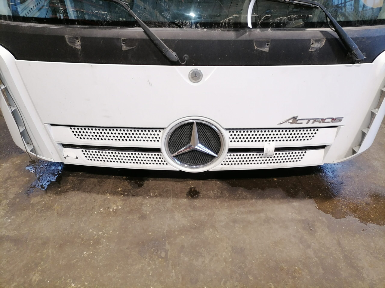 Mercedes-Benz Iluvõre A9607500409 - Panggangan untuk Truk: gambar 1 Mercedes-Benz Iluvõre A9607500409 - Panggangan untuk Truk: gambar 1
