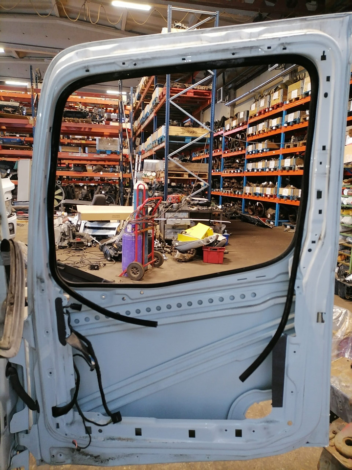 Mercedes-Benz MB uks, parem A9607202403 - Pintu dan bagian untuk Truk: gambar 2 Mercedes-Benz MB uks, parem A9607202403 - Pintu dan bagian untuk Truk: gambar 2