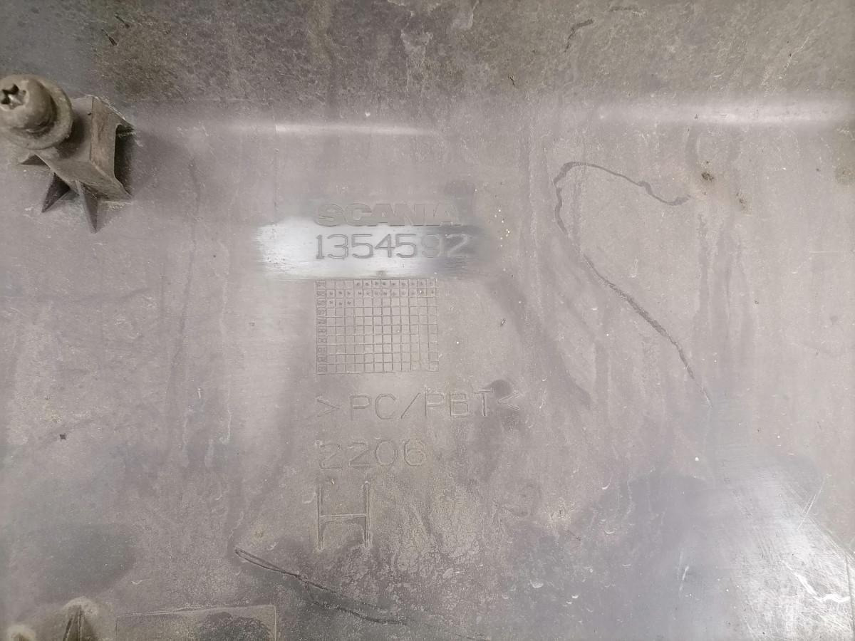 Scania Astmelaua plastik kate, ülemine parem 1354592 - Langkah kaki untuk Truk: gambar 4 Scania Astmelaua plastik kate, ülemine parem 1354592 - Langkah kaki untuk Truk: gambar 4