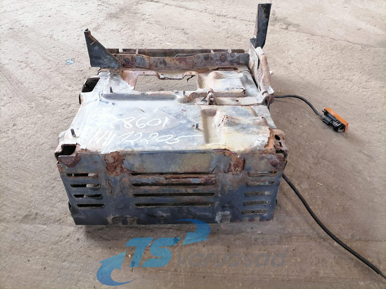 Scania Battery box 2140666 - Baterai untuk Truk: gambar 3 Scania Battery box 2140666 - Baterai untuk Truk: gambar 3