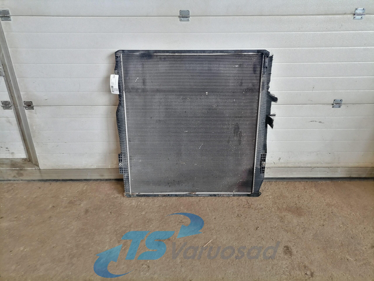 Scania Cooling radiator 1781365 - Radiator untuk Truk: gambar 1 Scania Cooling radiator 1781365 - Radiator untuk Truk: gambar 1