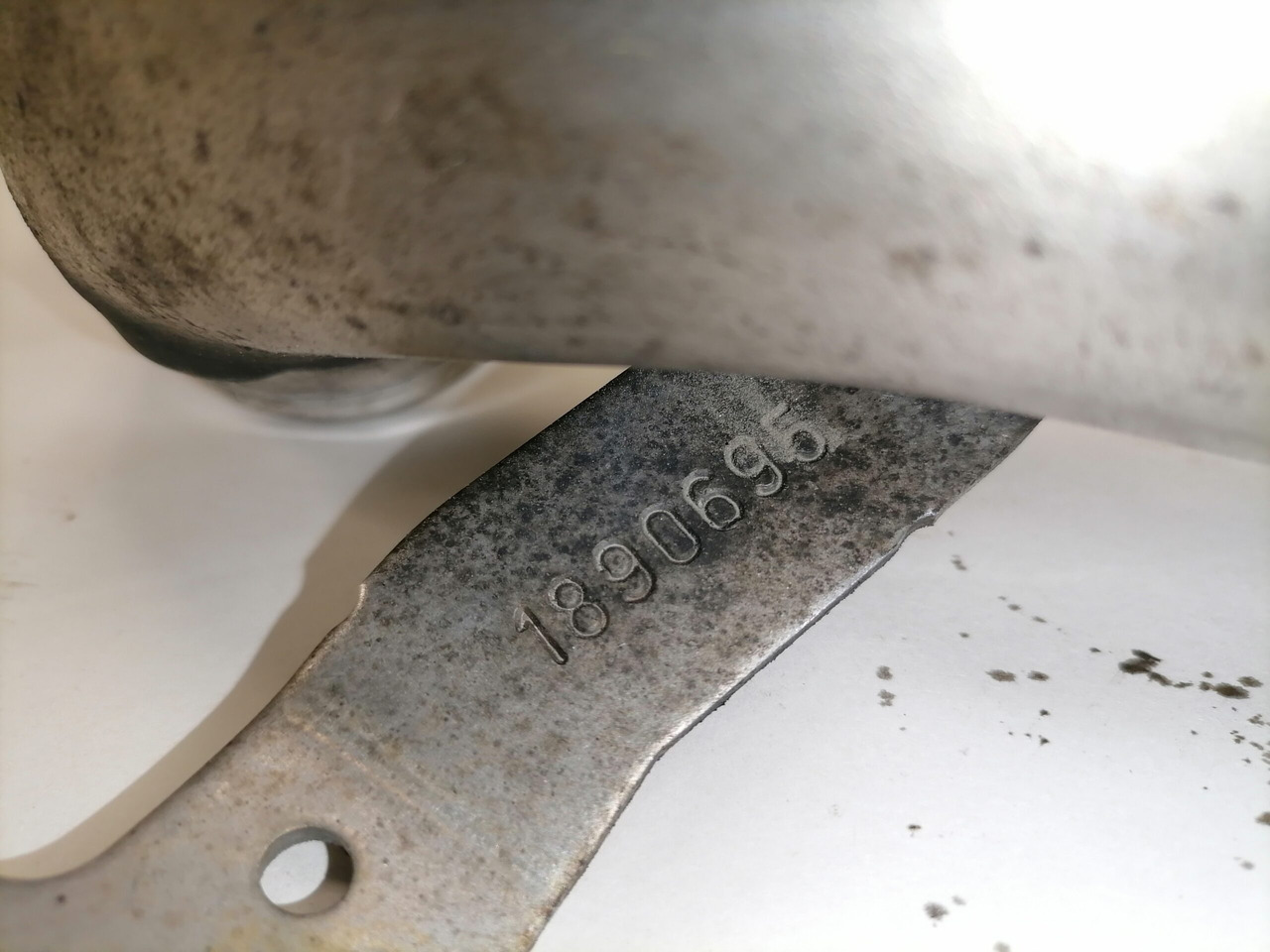 Scania EGR pipe 1890695 - Sistem pembuangan untuk Truk: gambar 3 Scania EGR pipe 1890695 - Sistem pembuangan untuk Truk: gambar 3