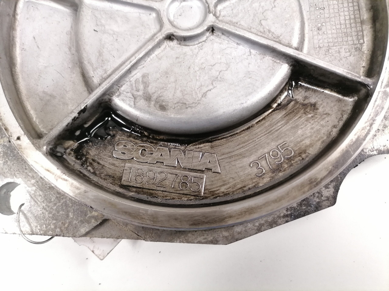 Scania Engine front cover 1892785 - Suku Cadang Mesin untuk Truk: gambar 3 Scania Engine front cover 1892785 - Suku Cadang Mesin untuk Truk: gambar 3