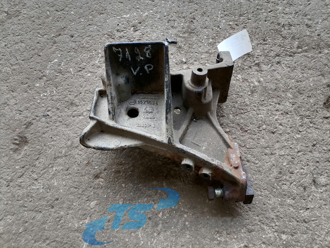 Scania Front bumper carrier 1525694 - Bumper untuk Truk: gambar 1 Scania Front bumper carrier 1525694 - Bumper untuk Truk: gambar 1