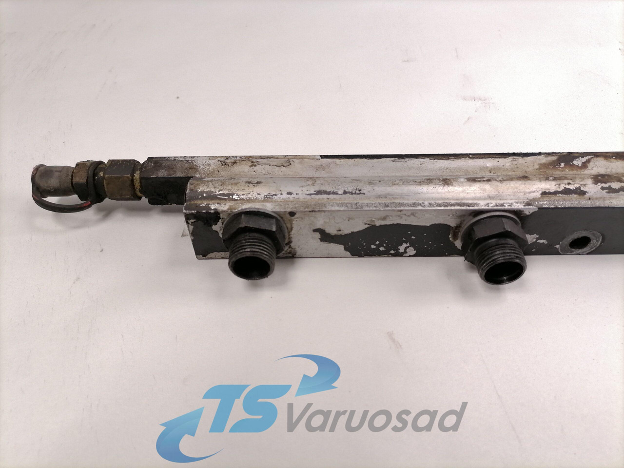Scania Fuel mainfold 1864753 - Sistem bahan bakar untuk Truk: gambar 5 Scania Fuel mainfold 1864753 - Sistem bahan bakar untuk Truk: gambar 5