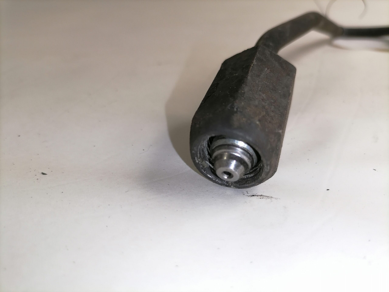 Scania Fuel pipe 1860541 - Sistem bahan bakar untuk Truk: gambar 2 Scania Fuel pipe 1860541 - Sistem bahan bakar untuk Truk: gambar 2