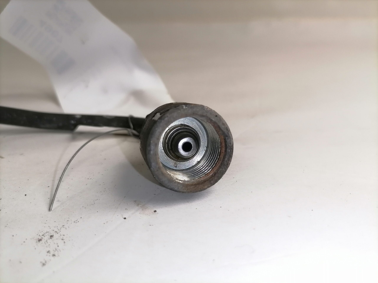 Scania Fuel pipe 1879503 - Sistem bahan bakar untuk Truk: gambar 2 Scania Fuel pipe 1879503 - Sistem bahan bakar untuk Truk: gambar 2