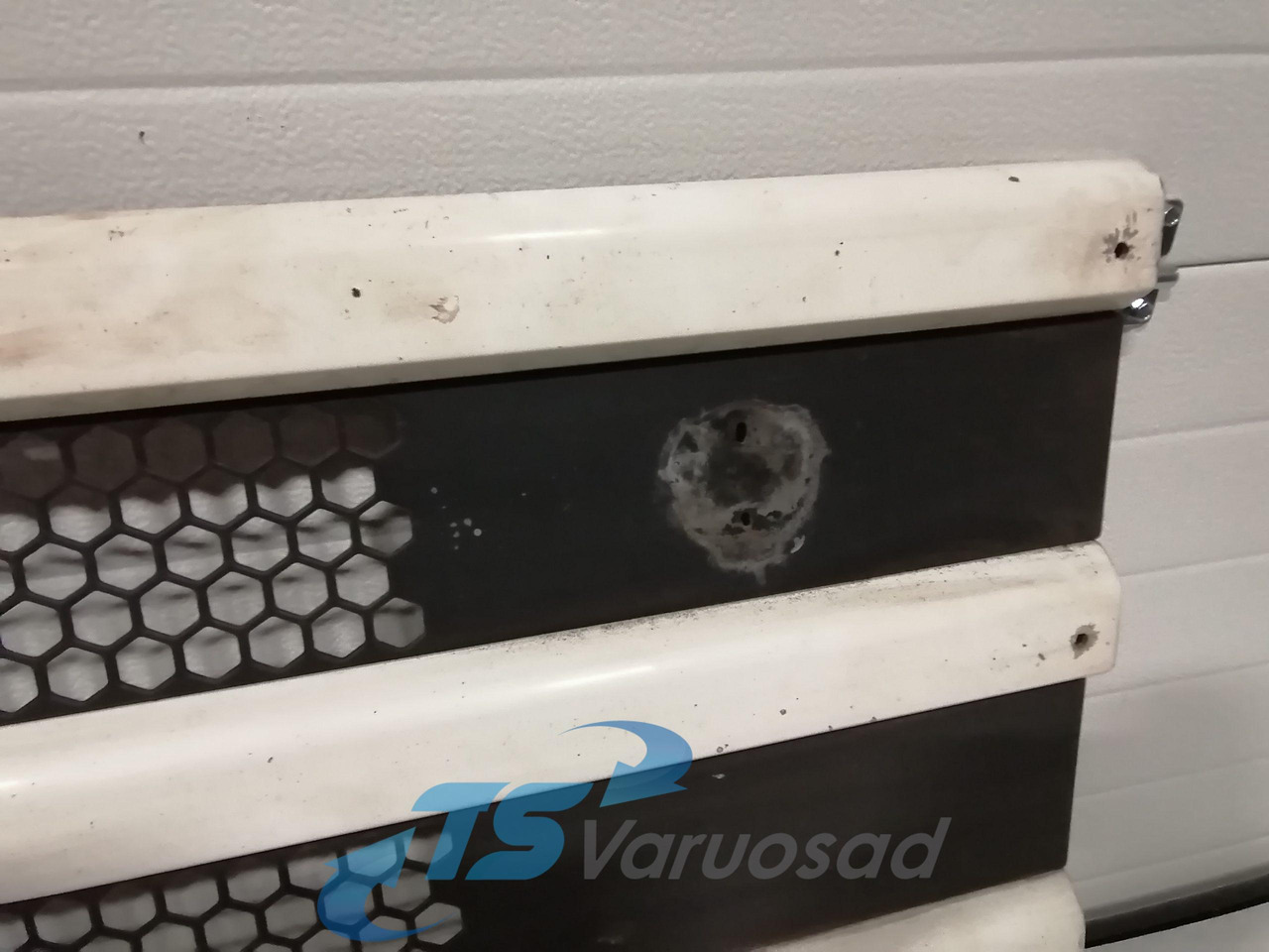 Scania Grille panel 1371856 - Panggangan untuk Truk: gambar 4 Scania Grille panel 1371856 - Panggangan untuk Truk: gambar 4