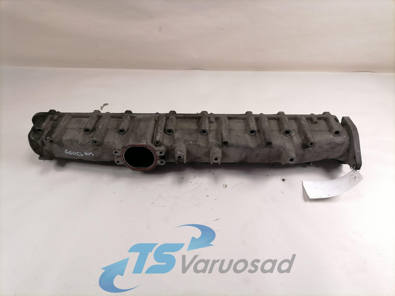 Scania Intake mainfold 1740199 - Manifold masuk untuk Truk: gambar 2 Scania Intake mainfold 1740199 - Manifold masuk untuk Truk: gambar 2
