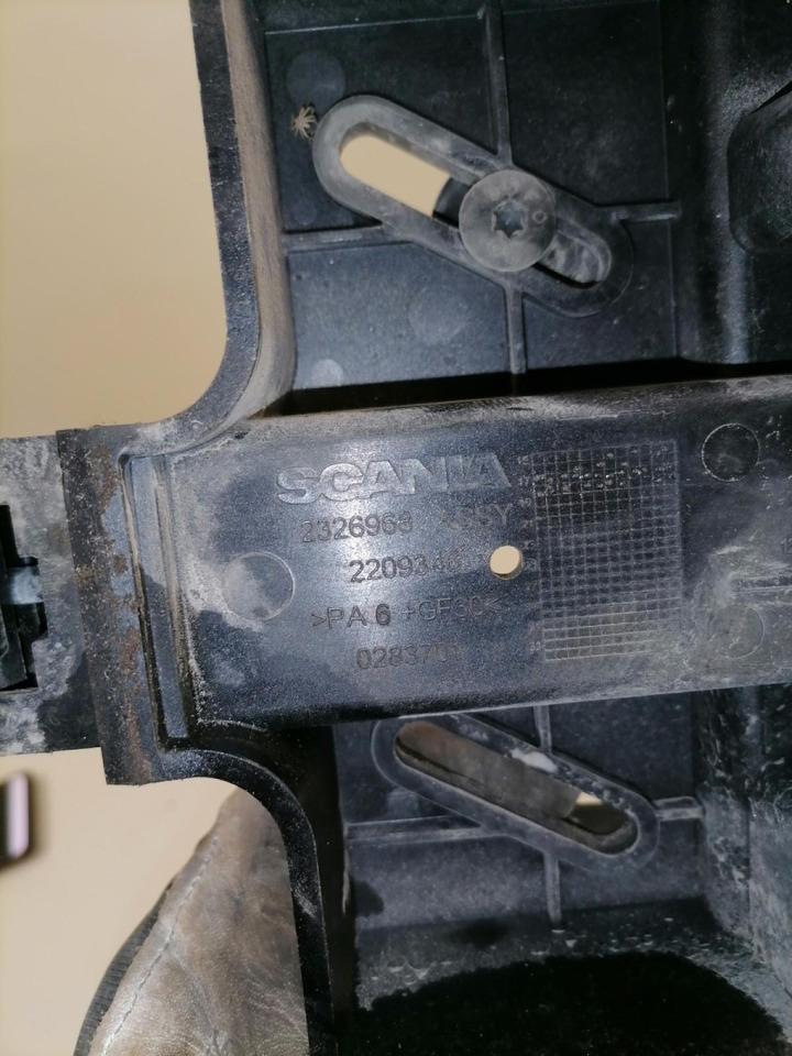 Scania Kabiini tuulesuunaja kandur 2326968 - Aerodinamika/ Spoiler untuk Truk: gambar 2 Scania Kabiini tuulesuunaja kandur 2326968 - Aerodinamika/ Spoiler untuk Truk: gambar 2