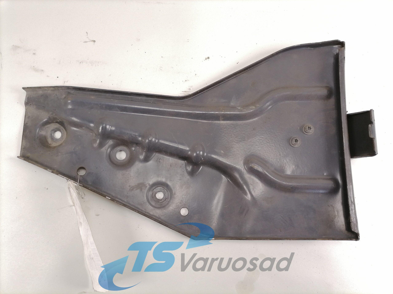 Scania Mudguard bracket 1355075 - Bagian universal untuk Truk: gambar 3 Scania Mudguard bracket 1355075 - Bagian universal untuk Truk: gambar 3