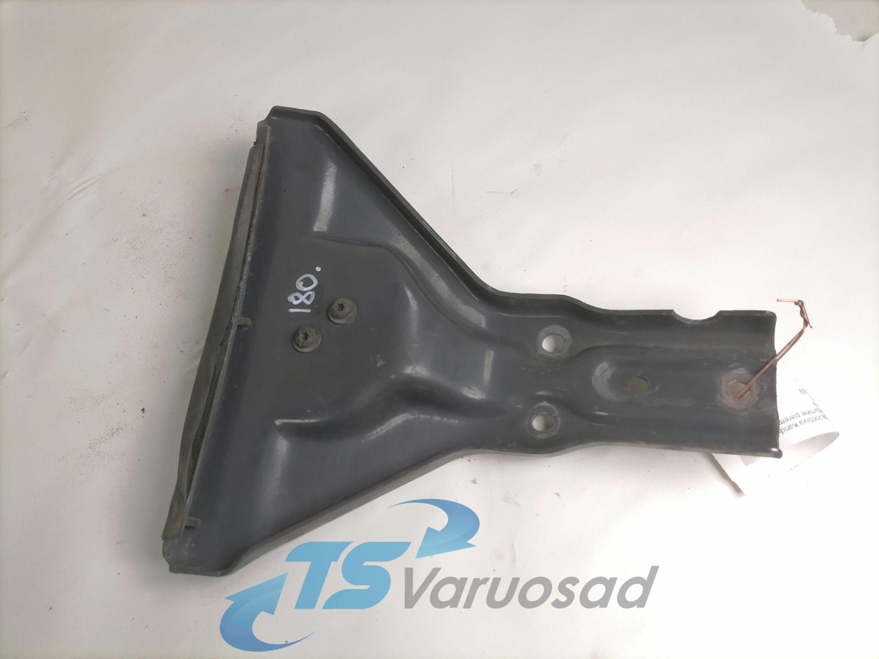 Scania Mudguard bracket 1377439 - Bagian universal untuk Truk: gambar 2 Scania Mudguard bracket 1377439 - Bagian universal untuk Truk: gambar 2