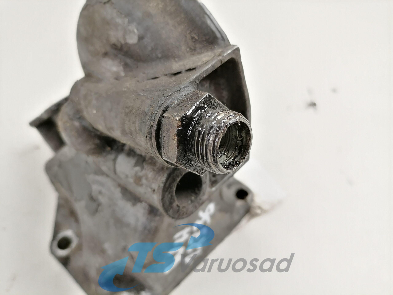 Scania Oil filter housing 1502757 - Suku Cadang Mesin untuk Truk: gambar 2 Scania Oil filter housing 1502757 - Suku Cadang Mesin untuk Truk: gambar 2