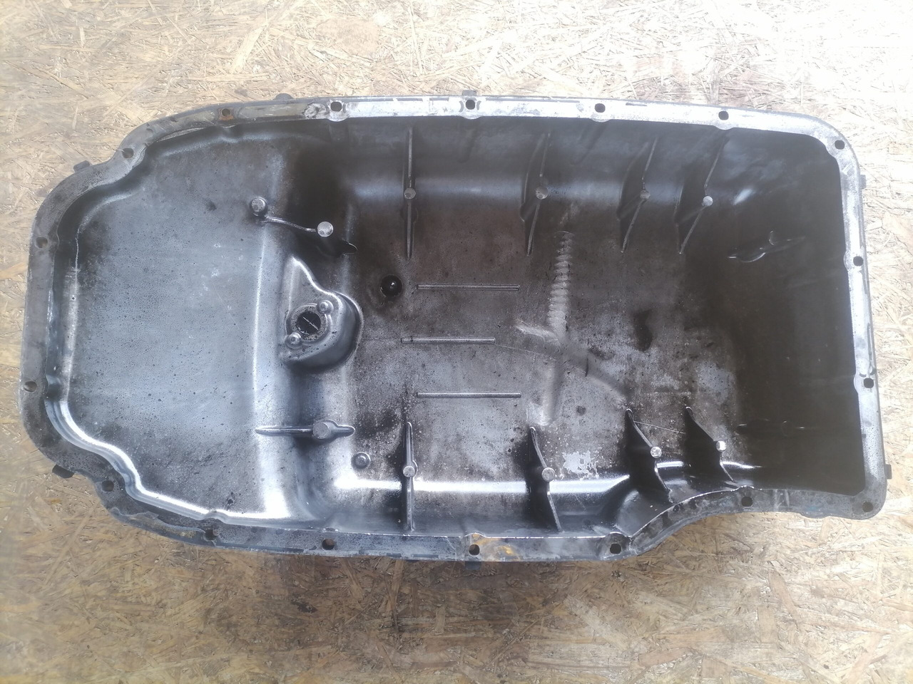 Scania Oil sump 2023780 - Wajan minyak untuk Truk: gambar 5 Scania Oil sump 2023780 - Wajan minyak untuk Truk: gambar 5