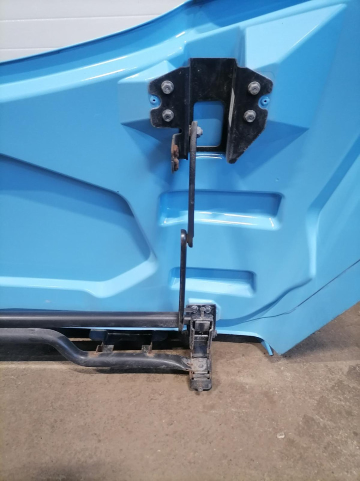 Scania Scania cab wind deflector, roof 2390522 - Aerodinamika/ Spoiler untuk Truk: gambar 5 Scania Scania cab wind deflector, roof 2390522 - Aerodinamika/ Spoiler untuk Truk: gambar 5