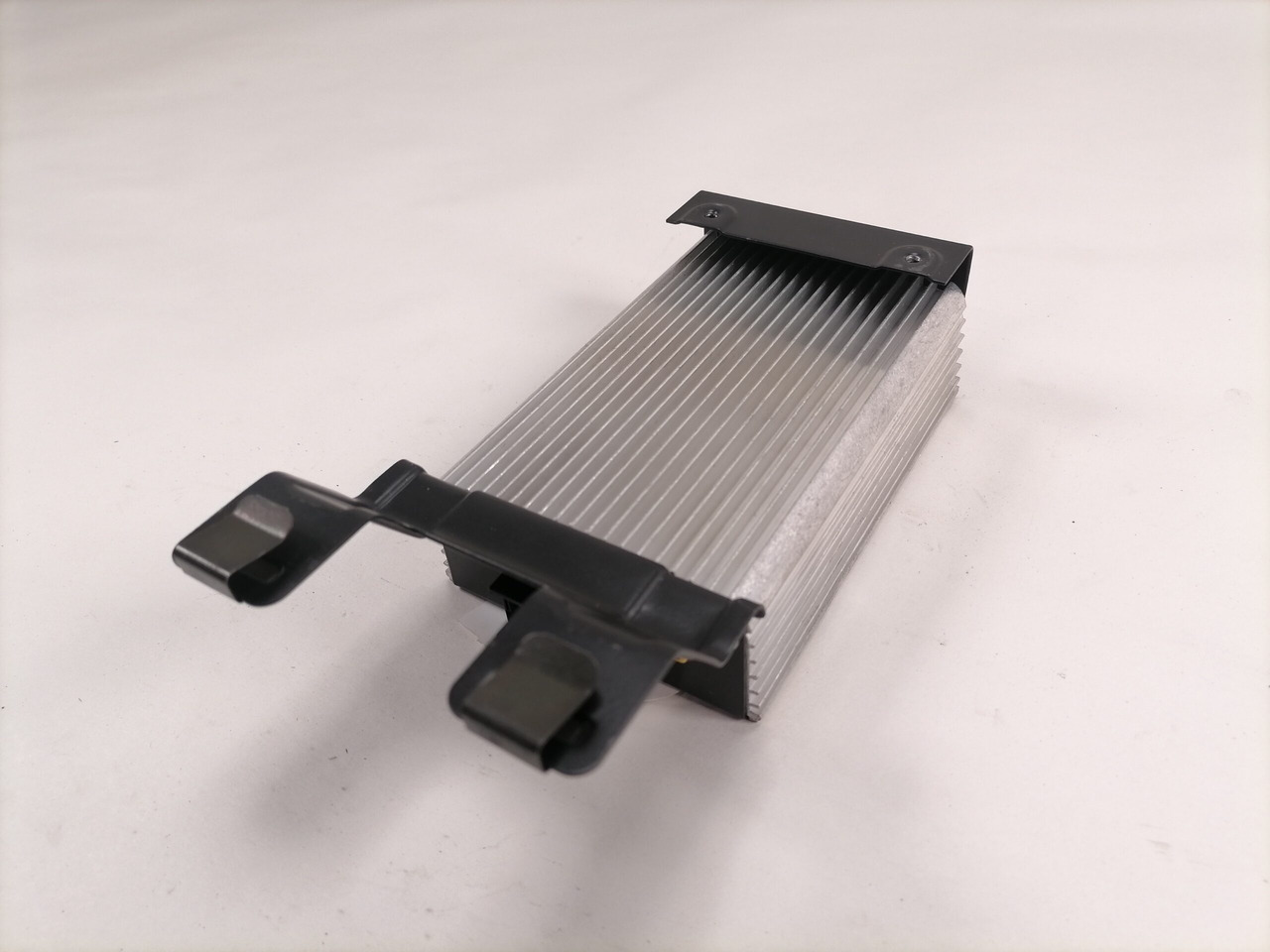 Scania Voltage converter 1449522 - Sistem listrik untuk Truk: gambar 4 Scania Voltage converter 1449522 - Sistem listrik untuk Truk: gambar 4