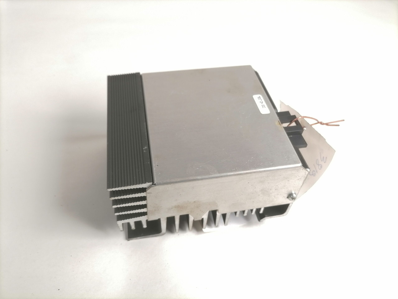 Scania Voltage converter 1729858 - Sistem listrik untuk Truk: gambar 4 Scania Voltage converter 1729858 - Sistem listrik untuk Truk: gambar 4