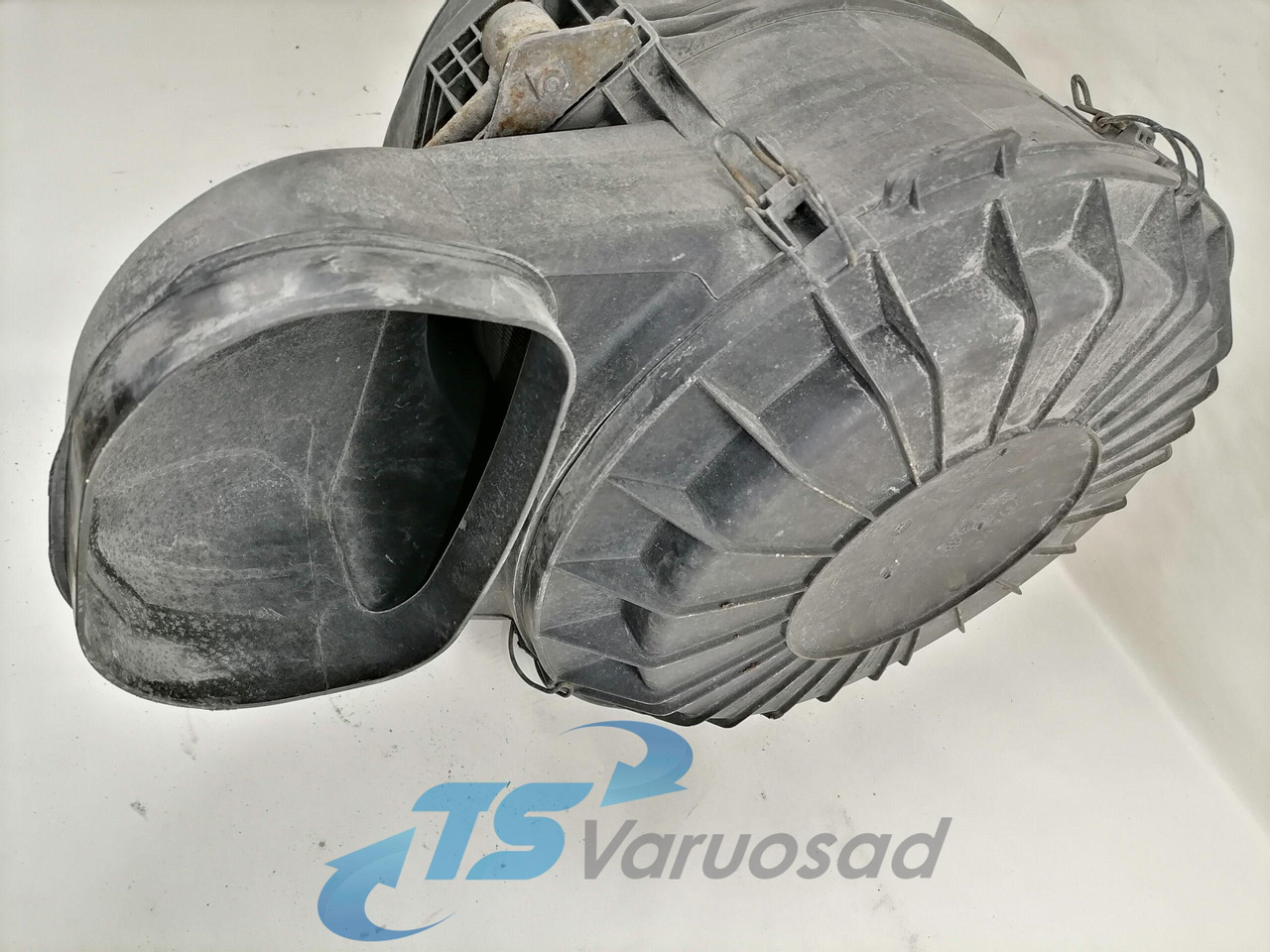 Volvo Air filter housing 21115476 - Sistem pemasukan udara untuk Truk: gambar 3 Volvo Air filter housing 21115476 - Sistem pemasukan udara untuk Truk: gambar 3