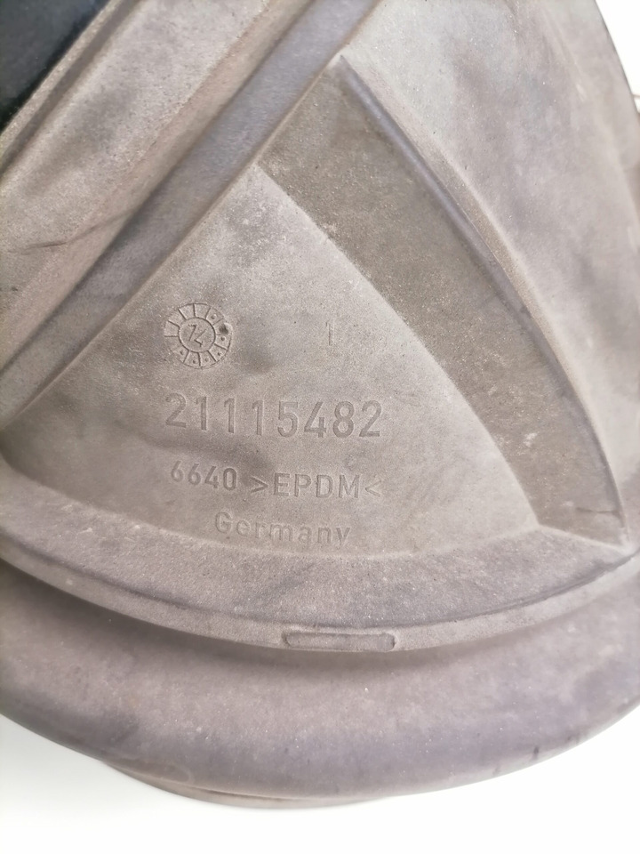 Volvo Air intake 21115482 - Sistem pemasukan udara untuk Truk: gambar 2 Volvo Air intake 21115482 - Sistem pemasukan udara untuk Truk: gambar 2