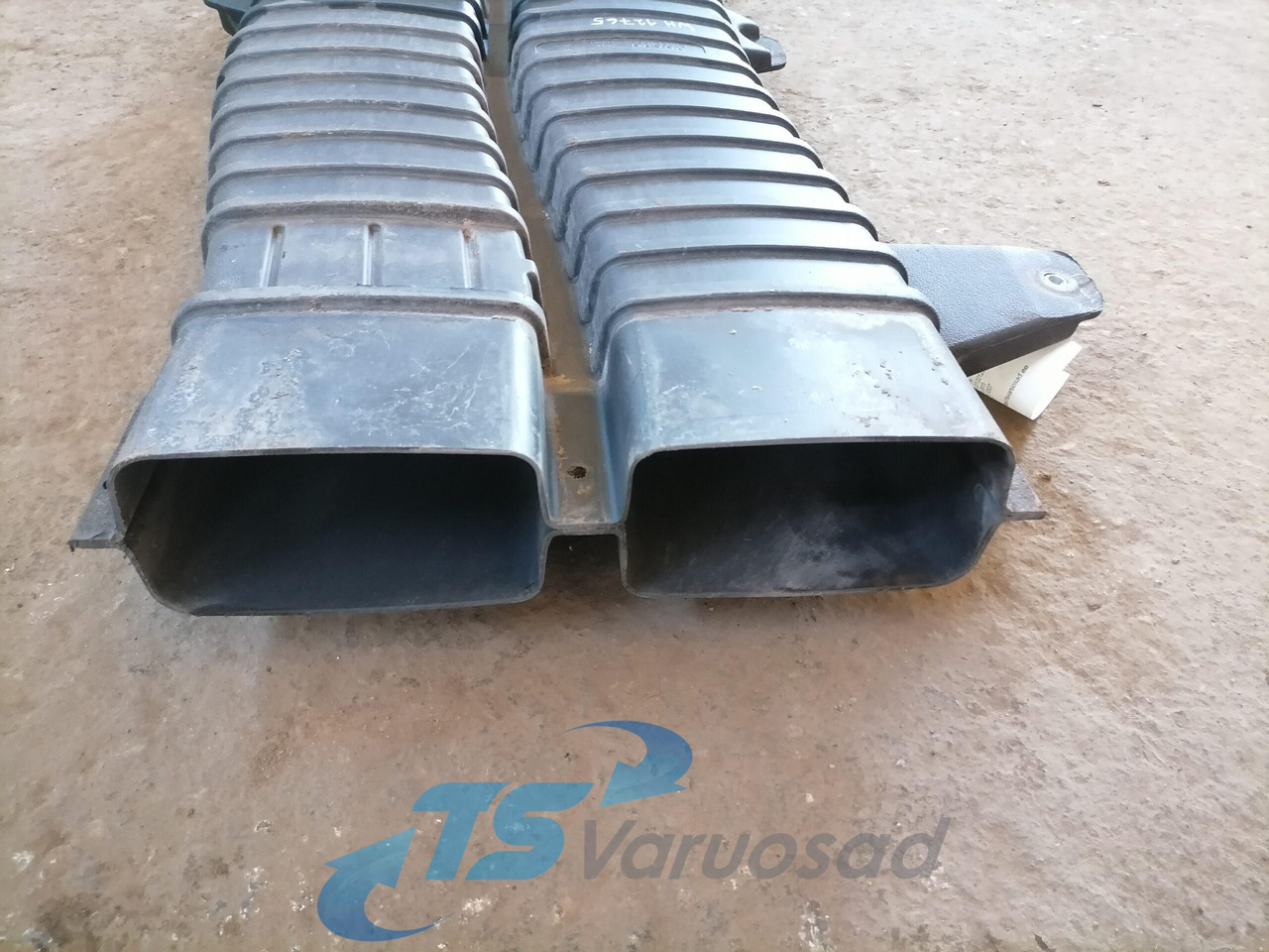 Volvo Air intake 21122123 - Sistem pemasukan udara untuk Truk: gambar 4 Volvo Air intake 21122123 - Sistem pemasukan udara untuk Truk: gambar 4