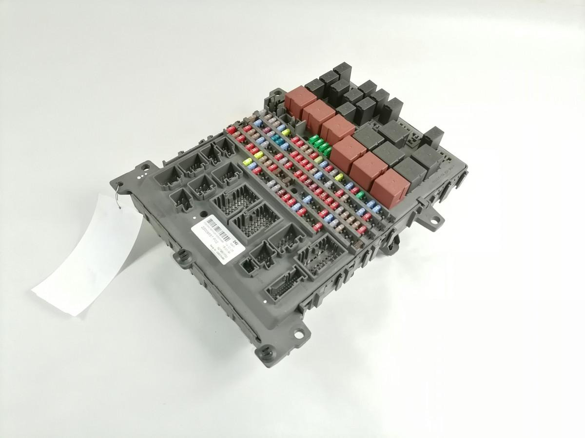 Volvo Central electric unit 22009557 - Sekring untuk Truk: gambar 2 Volvo Central electric unit 22009557 - Sekring untuk Truk: gambar 2