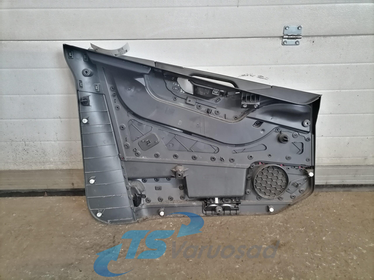 Volvo Door trim panel 21934402 - Pintu dan bagian untuk Truk: gambar 3 Volvo Door trim panel 21934402 - Pintu dan bagian untuk Truk: gambar 3