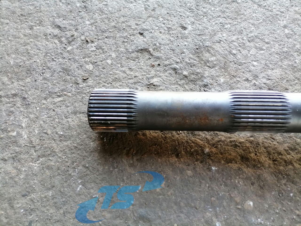 Volvo Drive shaft 3152147 - Poros penggerak untuk Truk: gambar 2 Volvo Drive shaft 3152147 - Poros penggerak untuk Truk: gambar 2