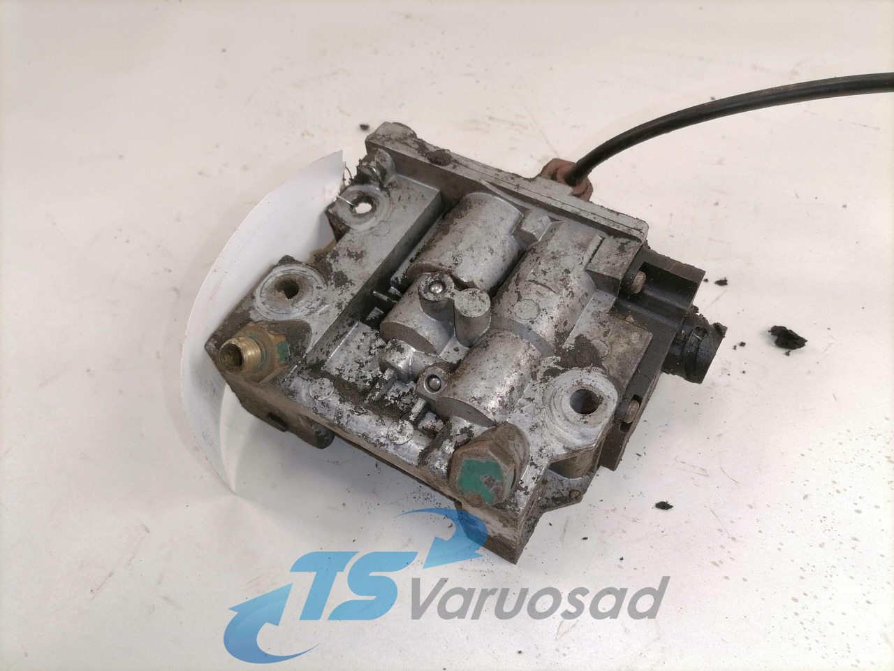 Volvo Engine control switch 2041199 - Sistem pembuangan untuk Truk: gambar 3 Volvo Engine control switch 2041199 - Sistem pembuangan untuk Truk: gambar 3