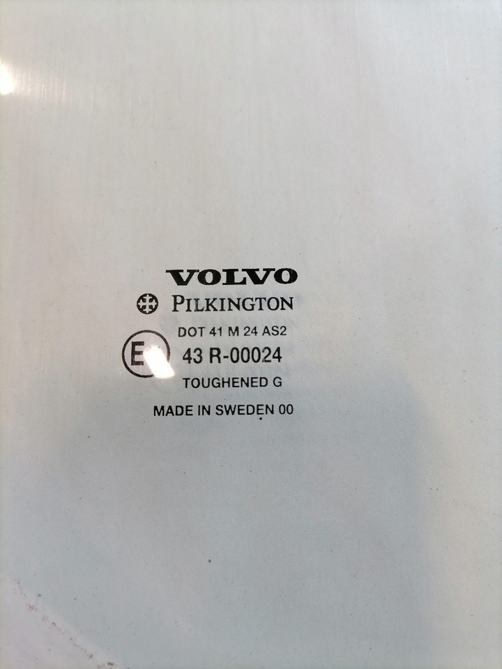 Volvo Küljeklaas, parem 8140913 - Jendela dan bagian untuk Truk: gambar 3 Volvo Küljeklaas, parem 8140913 - Jendela dan bagian untuk Truk: gambar 3