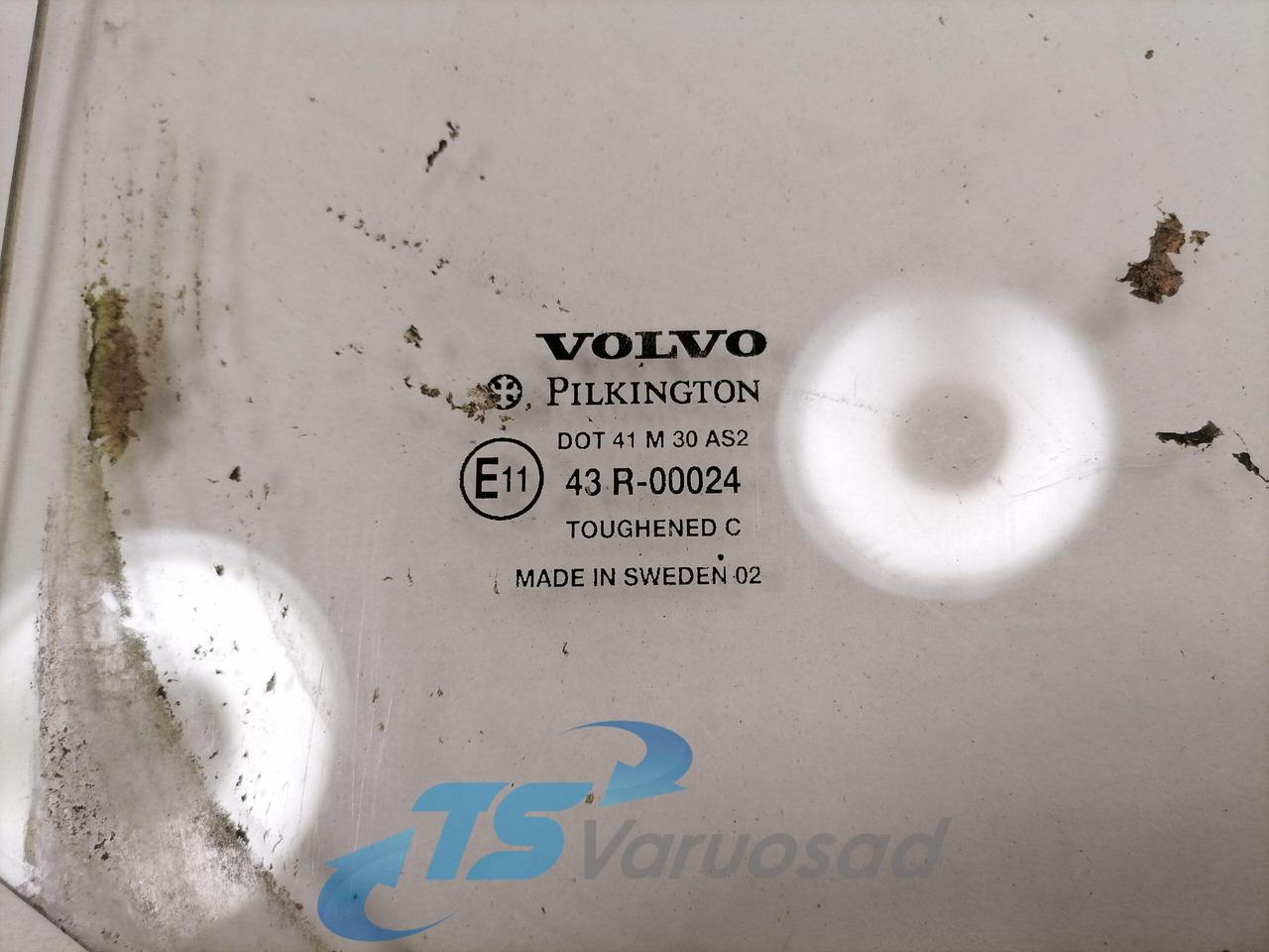 Volvo Küljeklaas, parem 8140913 - Jendela dan bagian untuk Truk: gambar 3 Volvo Küljeklaas, parem 8140913 - Jendela dan bagian untuk Truk: gambar 3