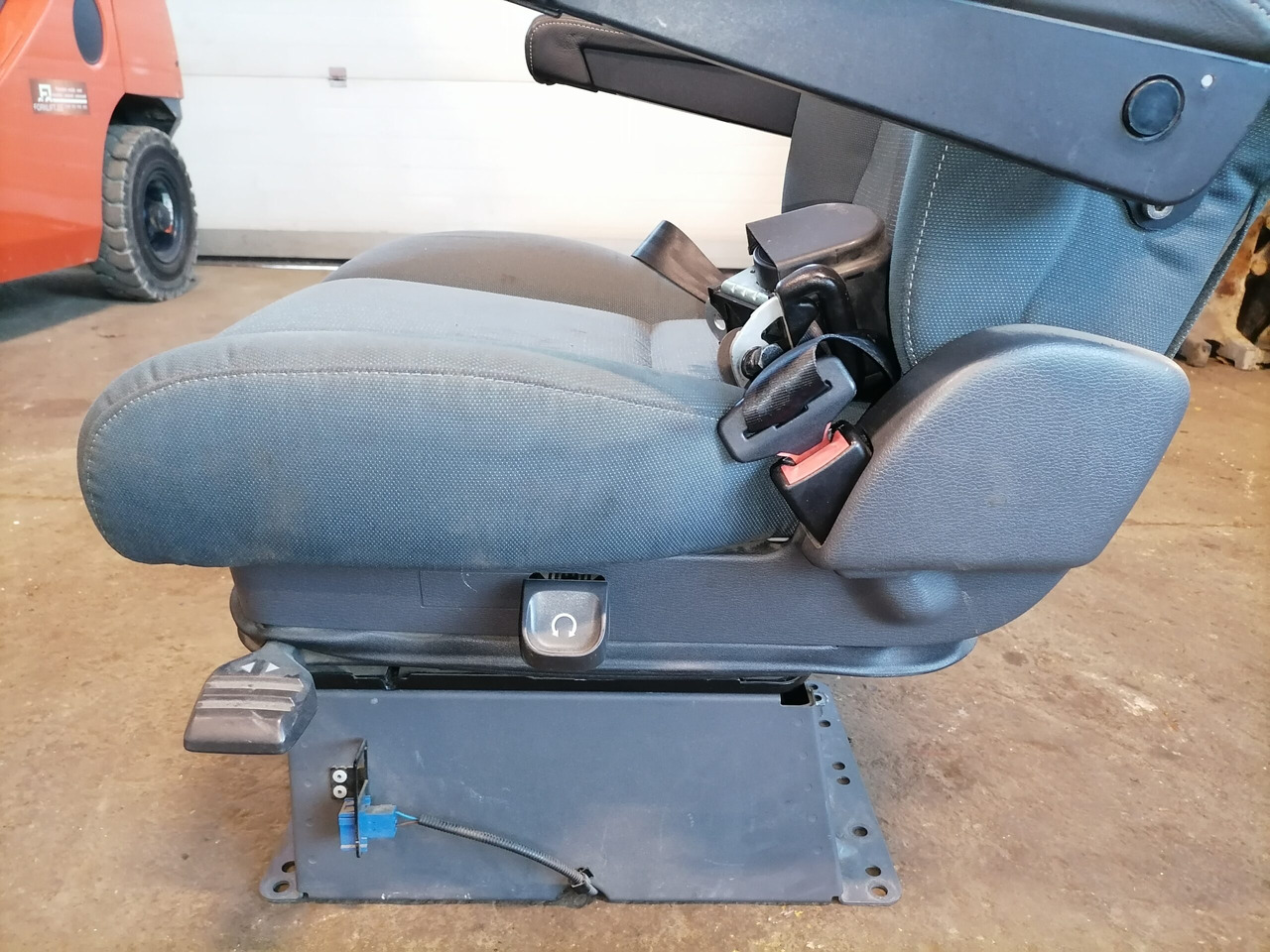 Volvo Passenger seat 21065292 - Tempat duduk untuk Truk: gambar 5 Volvo Passenger seat 21065292 - Tempat duduk untuk Truk: gambar 5