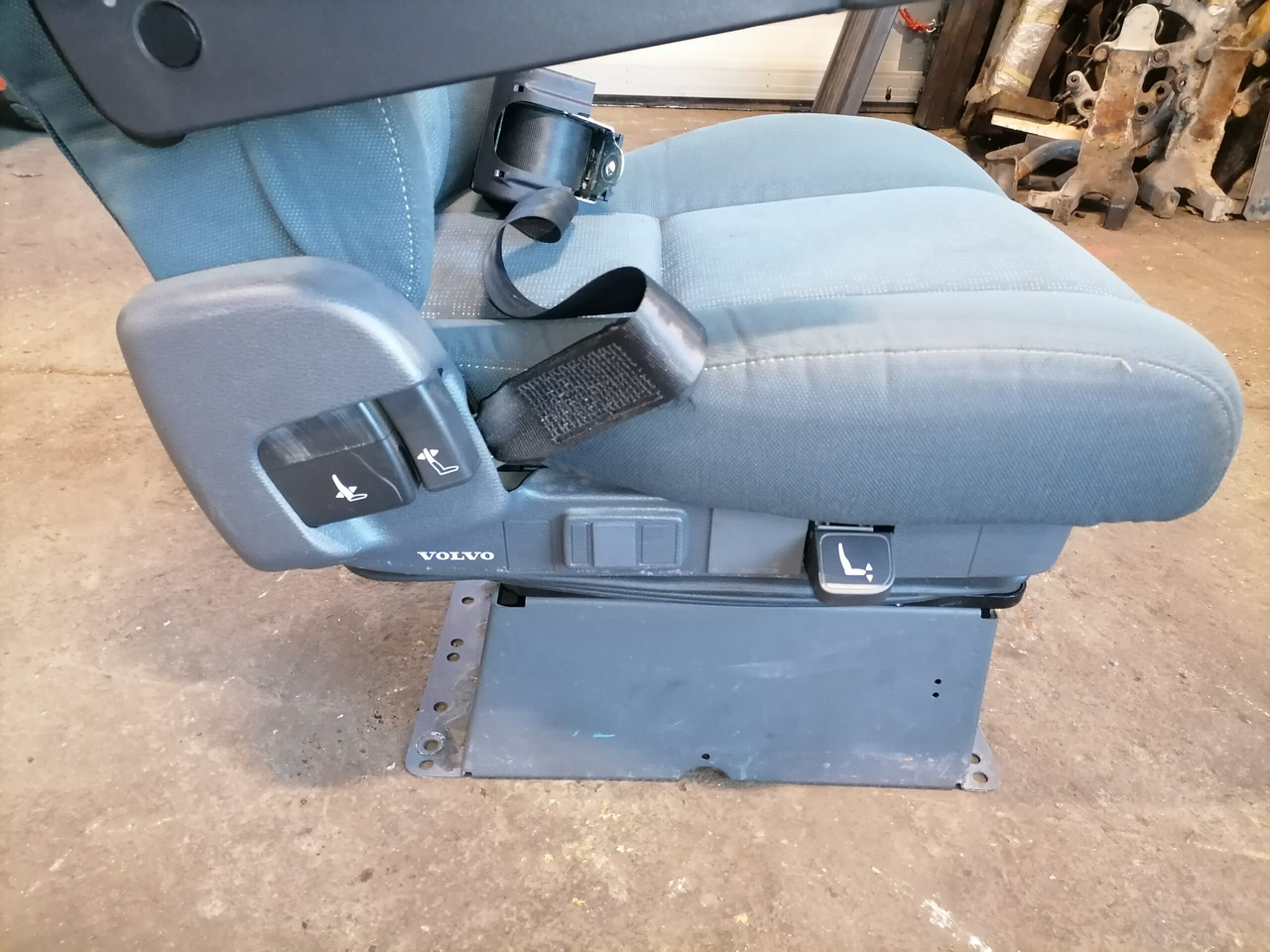 Volvo Passenger seat 21065292 - Tempat duduk untuk Truk: gambar 3 Volvo Passenger seat 21065292 - Tempat duduk untuk Truk: gambar 3