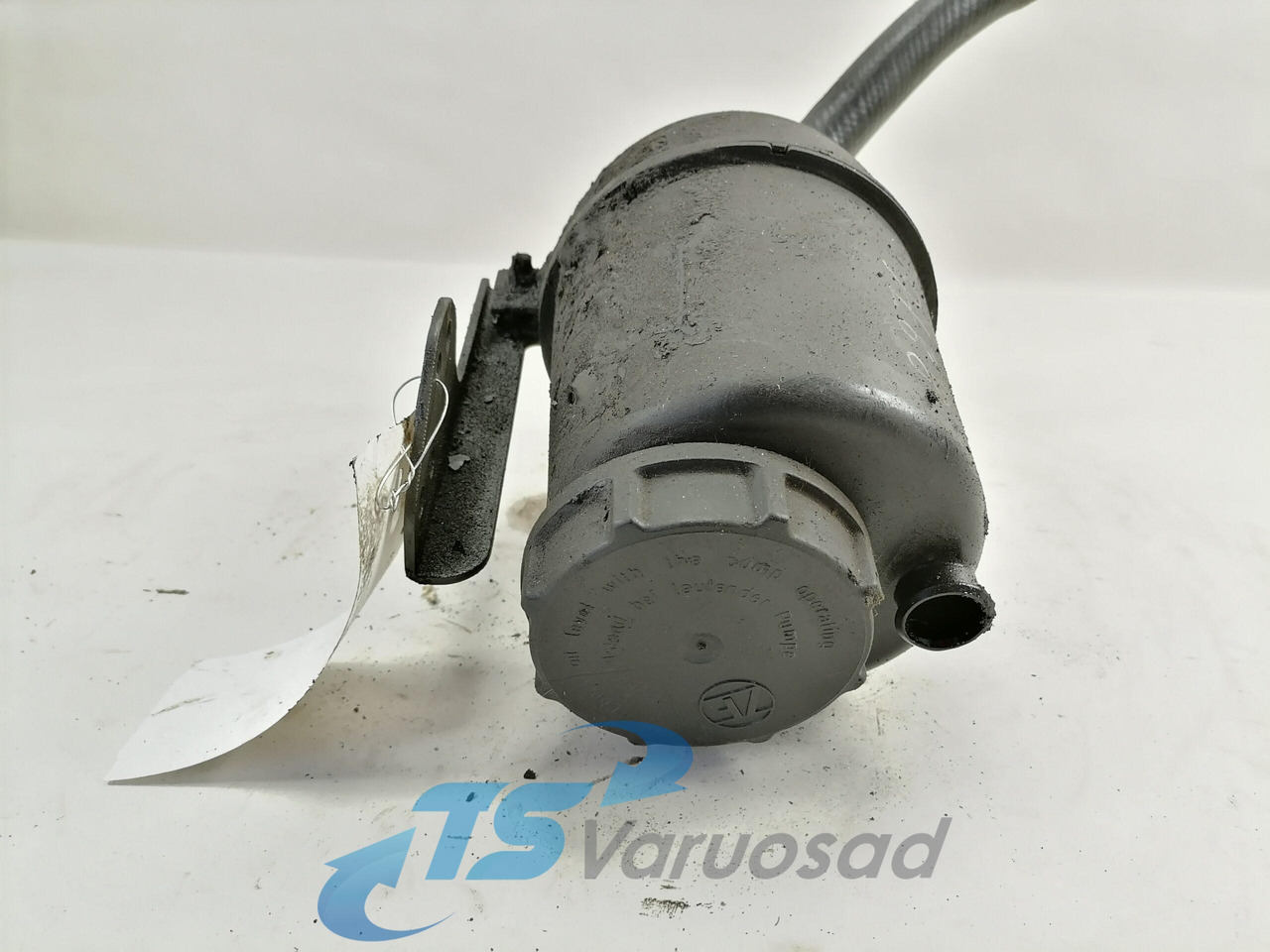 Volvo Steering oil tank+ bracket 20479764 - Selang kemudi untuk Truk: gambar 3 Volvo Steering oil tank+ bracket 20479764 - Selang kemudi untuk Truk: gambar 3