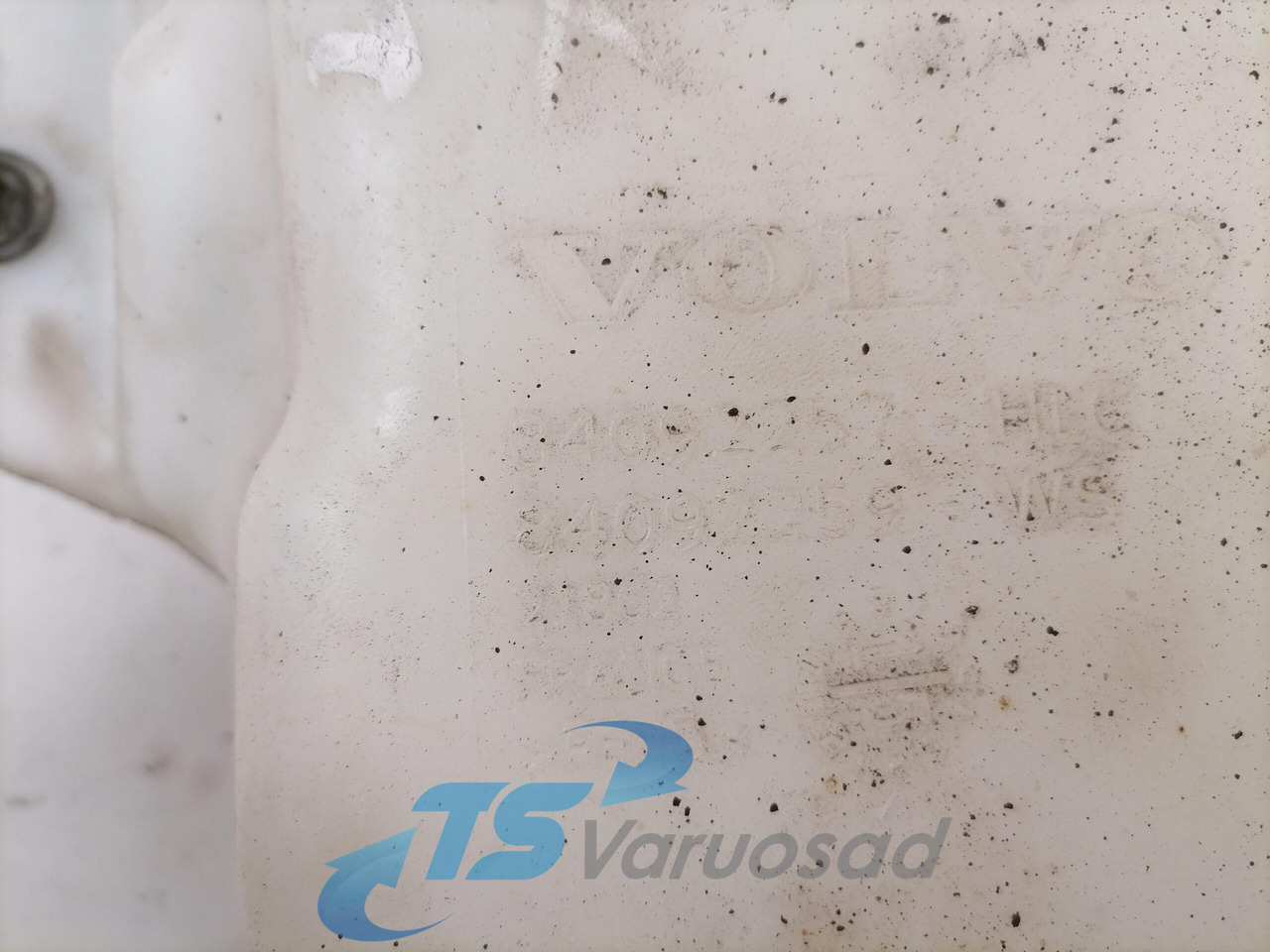Wiper untuk Truk Volvo Windscreen washer fluid tank 84092259: gambar 6