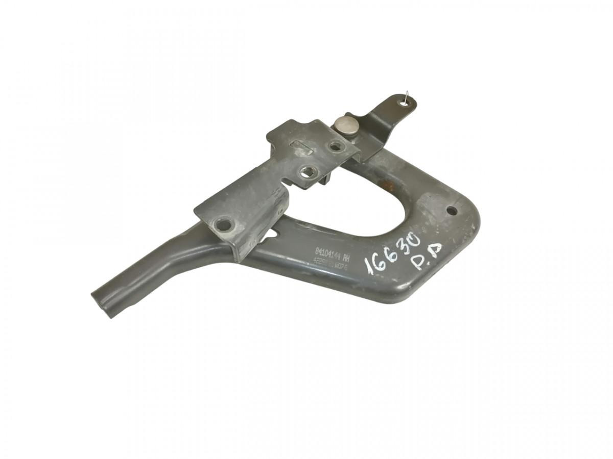 Volvo lower grille carrier hinge 84104144 - Panggangan untuk Truk: gambar 1 Volvo lower grille carrier hinge 84104144 - Panggangan untuk Truk: gambar 1