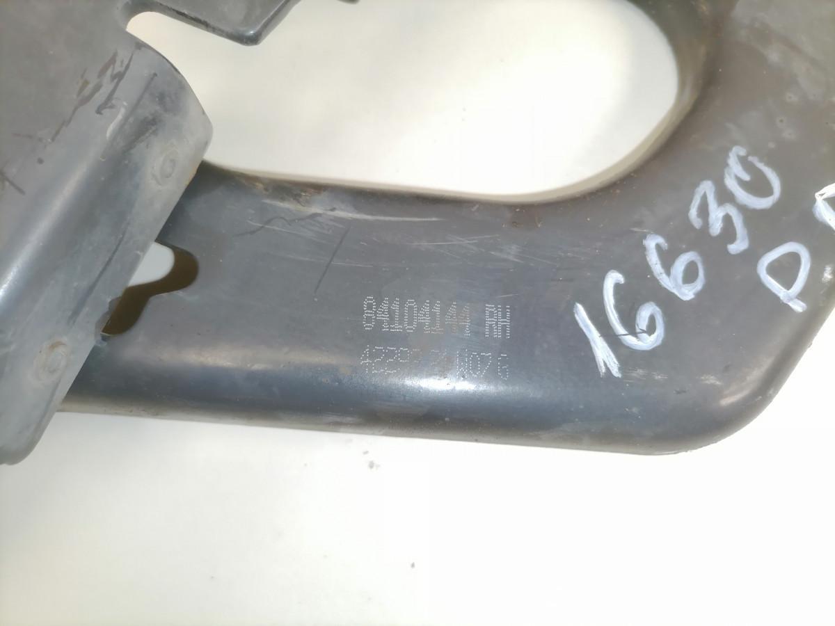 Volvo lower grille carrier hinge 84104144 - Panggangan untuk Truk: gambar 3 Volvo lower grille carrier hinge 84104144 - Panggangan untuk Truk: gambar 3