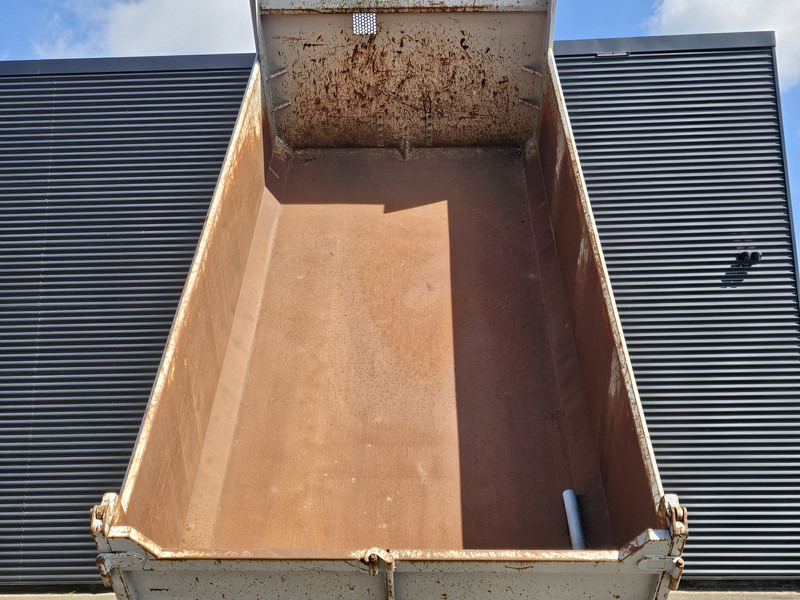 MAN TGA 26.440 / TIPPER - TRACTOR COMBI /6x4 / SPRING / BIG AXLE - Truk jungkit: gambar 3 MAN TGA 26.440 / TIPPER - TRACTOR COMBI /6x4 / SPRING / BIG AXLE - Truk jungkit: gambar 3